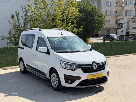 SP AUTO'dan 2022 RENAULT EXPRESS Combi 1.5 DİZEL