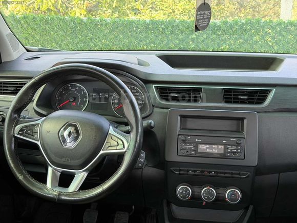 SP AUTO'dan 2022 RENAULT EXPRESS Combi 1.5 DİZEL