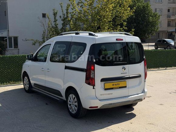 SP AUTO'dan 2022 RENAULT EXPRESS Combi 1.5 DİZEL