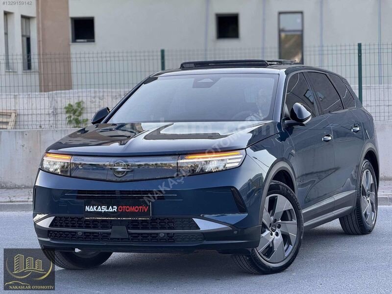 Galeriden Opel Grandland 1.2 Hybrid 2025 Model Kocaeli 6.700 km Lacivert