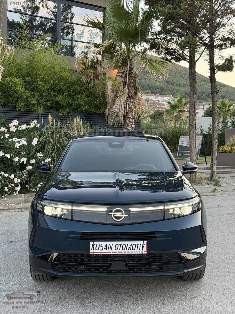 Galeriden Opel Grandland 1.2 T Hybrid GS 2025 Model Balıkesir 16.000 km Mavi 3