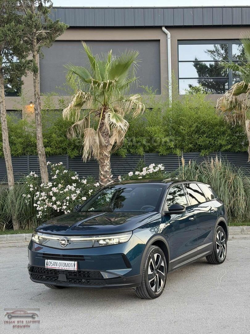 Galeriden Opel Grandland 1.2 T Hybrid GS 2025 Model Balıkesir 16.000 km Mavi 2