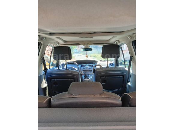 Sahibinden Renault Scenic 1.6 Dynamique 2004 Model