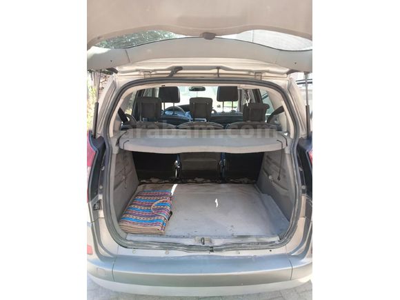 Sahibinden Renault Scenic 1.6 Dynamique 2004 Model