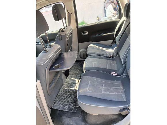 Sahibinden Renault Scenic 1.6 Dynamique 2004 Model