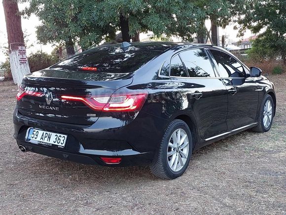 HATASIZ BOYASIZ MEGANE 1.2 TOUCH OTOMATİK 2017 ÇIKIŞLI
