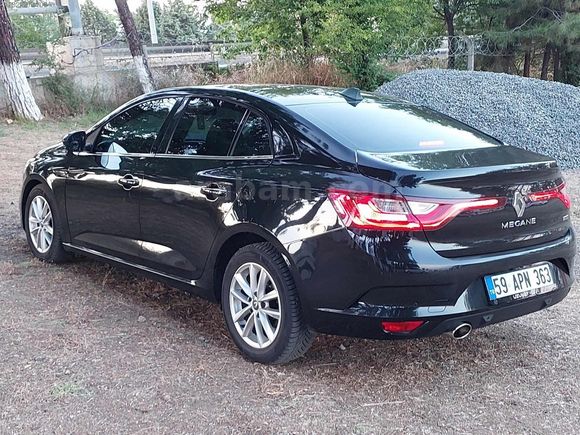 HATASIZ BOYASIZ MEGANE 1.2 TOUCH OTOMATİK 2017 ÇIKIŞLI