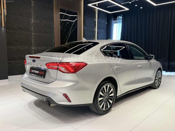 AYTEKİN AUTO'DAN 2025 FORD FOCUS DEĞİŞENSİZ DÜŞÜK KM
