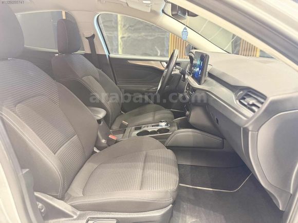AYTEKİN AUTO'DAN 2025 FORD FOCUS DEĞİŞENSİZ DÜŞÜK KM