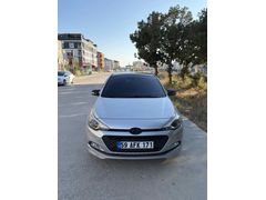 Sahibinden Hyundai i20 1.2 MPI Style 2015 Model 