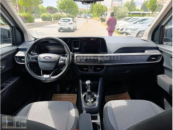 FORD TOURNEO COURİER 1.5 ECOBLUE TİTANİUM 59 BİN KM BOYASIZZZ