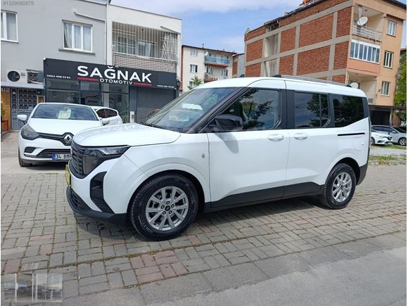 FORD TOURNEO COURİER 1.5 ECOBLUE TİTANİUM 59 BİN KM BOYASIZZZ