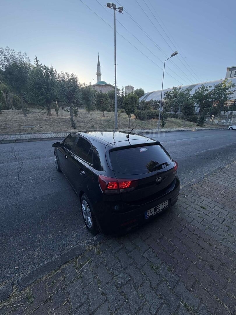Sahibinden Kia Rio 1.4 CRDi Comfort 2017 Model İstanbul 3