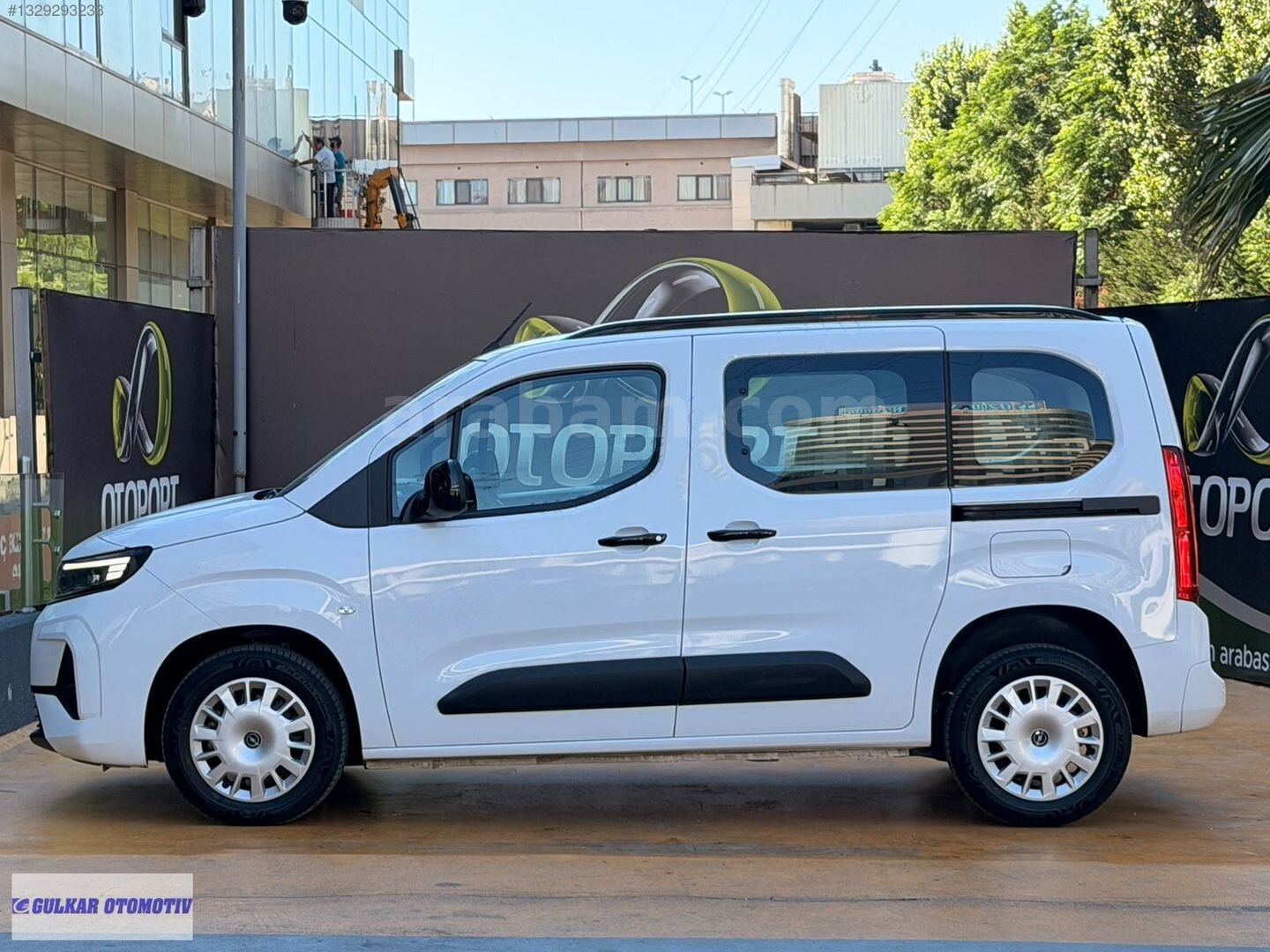 Galeriden Opel Combo 1.5 CDTI Essential 2025 Model İstanbul 9.000 km Beyaz 4