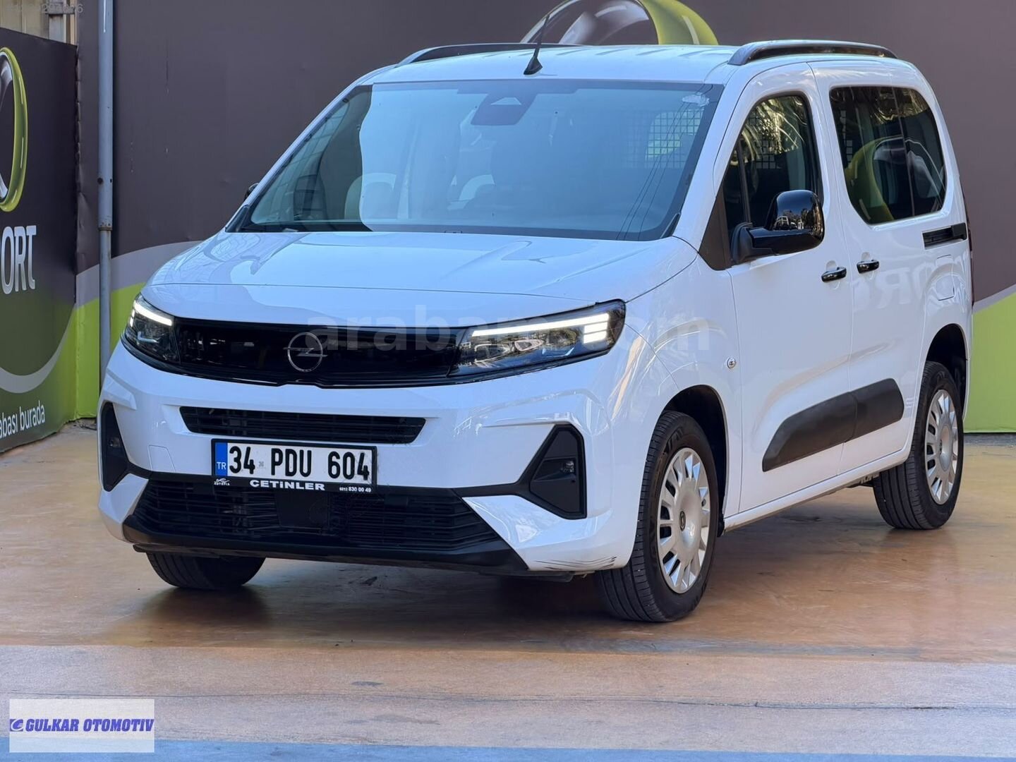 Galeriden Opel Combo 1.5 CDTI Essential 2025 Model İstanbul 7.000 km Beyaz 3