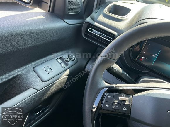 ÖZTOPRAK-2025 OPEL COMBO CARGO ULTİMATE XL HATASIZ-4.75 VADE