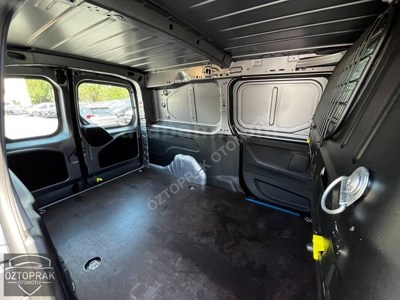 ÖZTOPRAK-2025 OPEL COMBO CARGO ULTİMATE XL HATASIZ-4.75 VADE