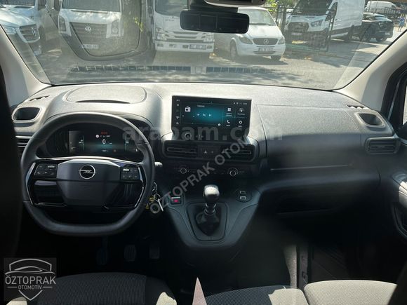 ÖZTOPRAK-2025 OPEL COMBO CARGO ULTİMATE XL HATASIZ-4.75 VADE