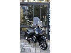 HALF MOTO 2022 VESPA GTS 300 SUPER