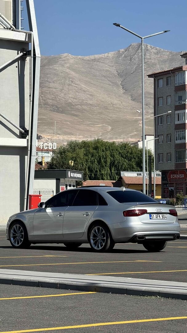 Sahibinden Audi A4 Sedan 2.0 TDI 2012 Model Niğde 307.000 km Gri (Gümüş) 6