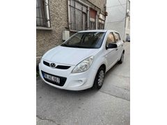 Sahibinden Hyundai i20 1.2 MPI Team 2011 Model  310.000 km Beyaz