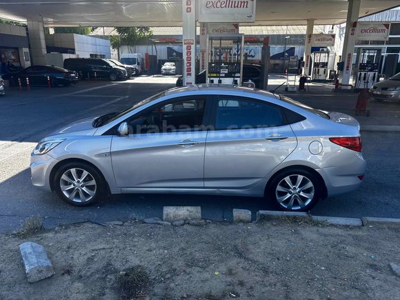 Sahibinden Hyundai Accent Blue 1.6 CRDI Mode Plus 2014 Model İzmir