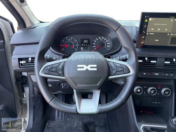 RENAULT GÜRSES'D 2025 DACİA SANDERO 1.0 TCE EXPRESSİON BOYASIZ