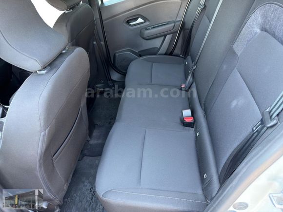 RENAULT GÜRSES'D 2025 DACİA SANDERO 1.0 TCE EXPRESSİON BOYASIZ