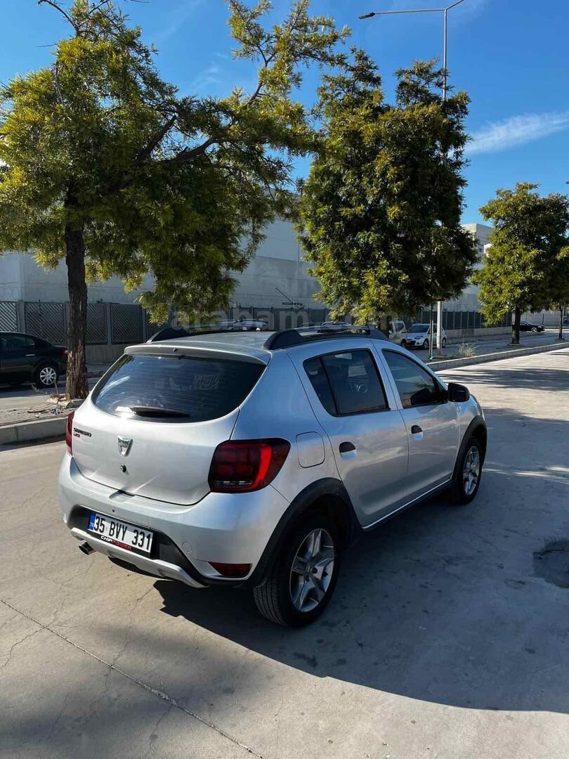 Sahibinden Dacia Sandero 0.9 TCe Stepway Easy-R 2020 Model İzmir 125.000 km Gri (Gümüş) 5
