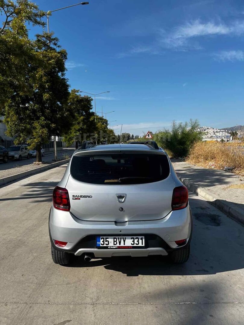 Sahibinden Dacia Sandero 0.9 TCe Stepway Easy-R 2020 Model İzmir 125.000 km Gri (Gümüş) 4
