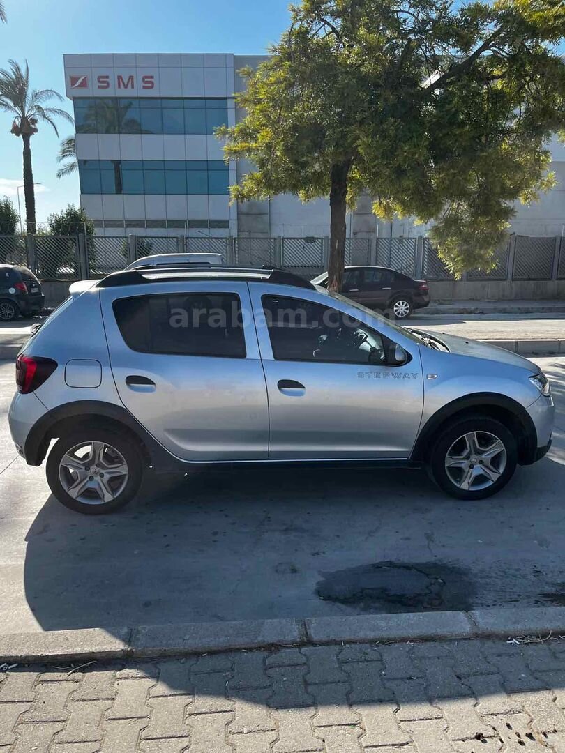 Sahibinden Dacia Sandero 0.9 TCe Stepway Easy-R 2020 Model İzmir 125.000 km Gri (Gümüş) 6