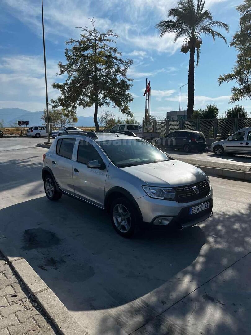 Sahibinden Dacia Sandero 0.9 TCe Stepway Easy-R 2020 Model İzmir 125.000 km Gri (Gümüş) 7