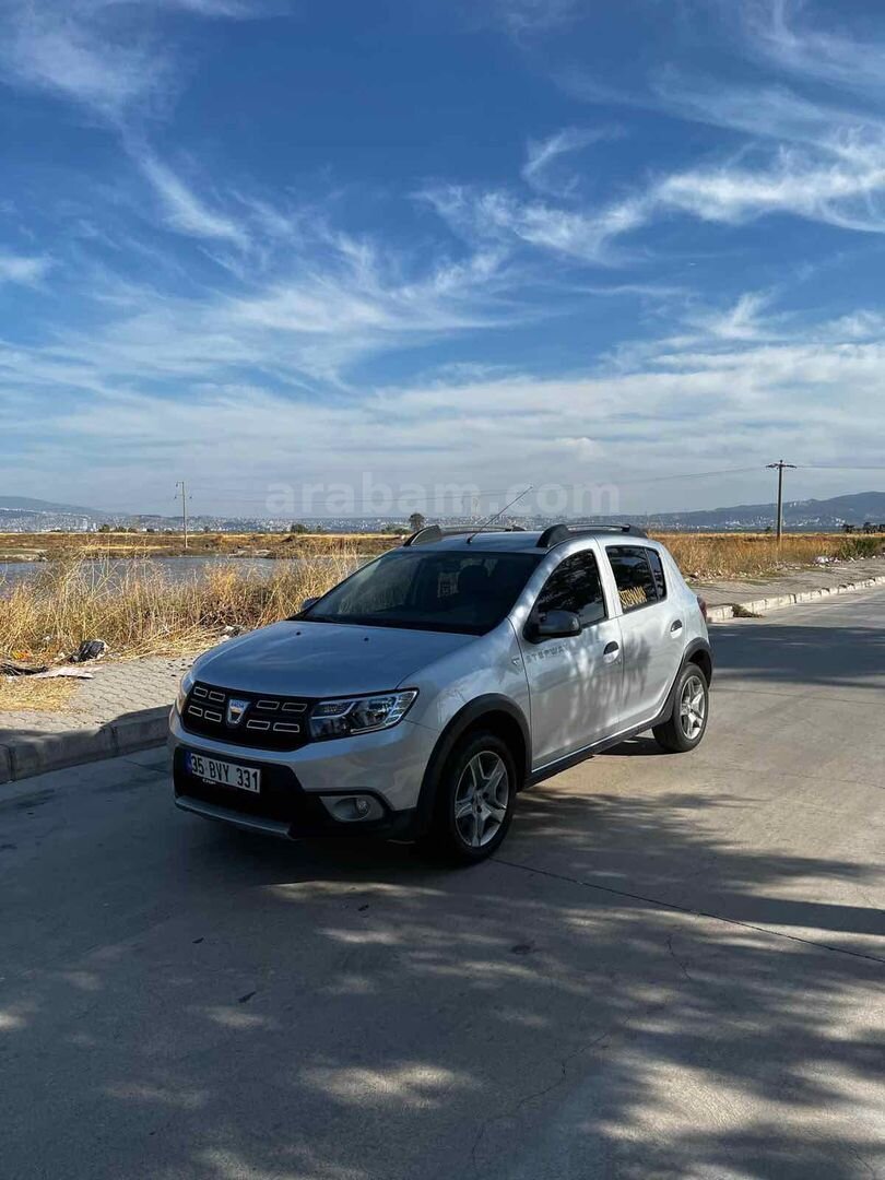 Sahibinden Dacia Sandero 0.9 TCe Stepway Easy-R 2020 Model İzmir 125.000 km Gri (Gümüş) 1