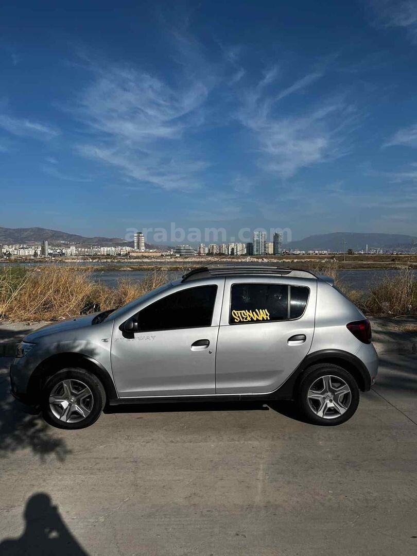 Sahibinden Dacia Sandero 0.9 TCe Stepway Easy-R 2020 Model İzmir 125.000 km Gri (Gümüş) 2