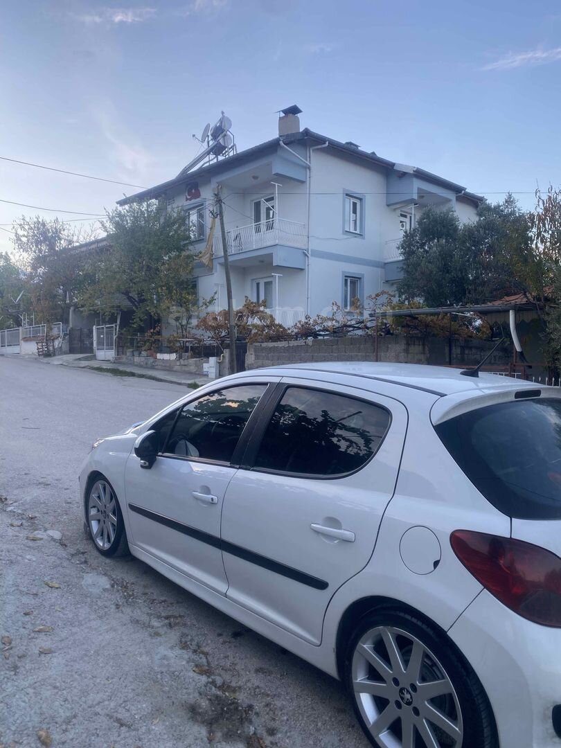 Sahibinden Peugeot 207 1.4 HDi Trendy 2008 Model Burdur 315.000 km Beyaz 4