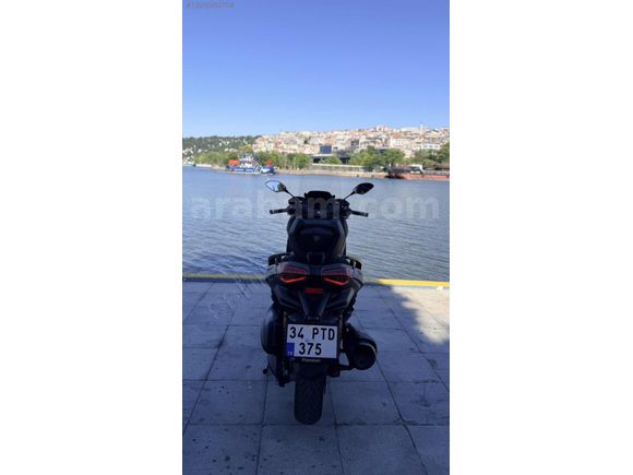 Y A M A H A X-MAX 250 TECH MAX +