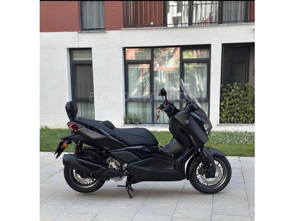 Y A M A H A X-MAX 250 TECH MAX +