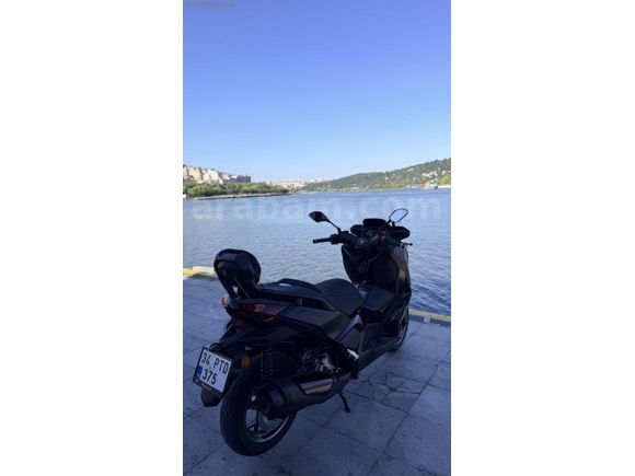 Y A M A H A X-MAX 250 TECH MAX +