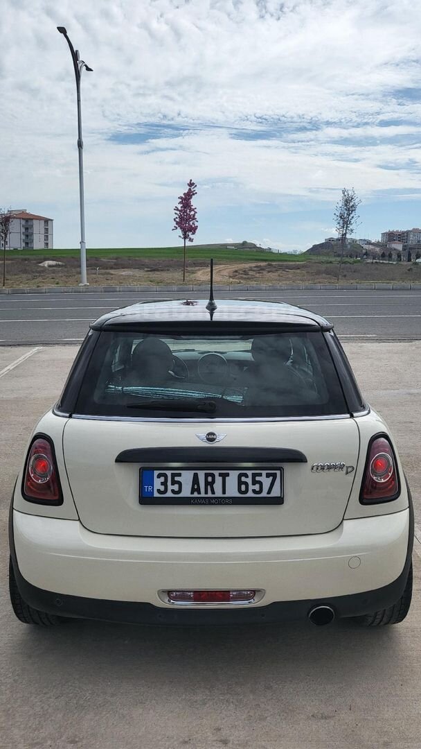 Sahibinden Mini Cooper 1.6 D 2012 Model Malatya 206.500 km Beyaz 3