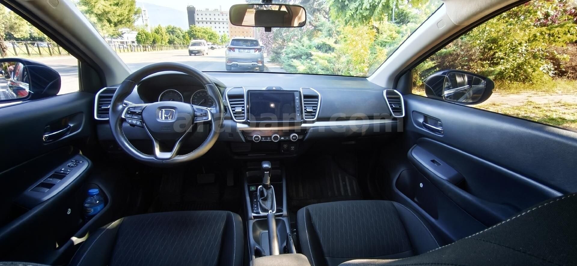 Sahibinden Honda City 1.5 i-VTEC Executive 2022 Model Bursa 60.900 km Füme 4
