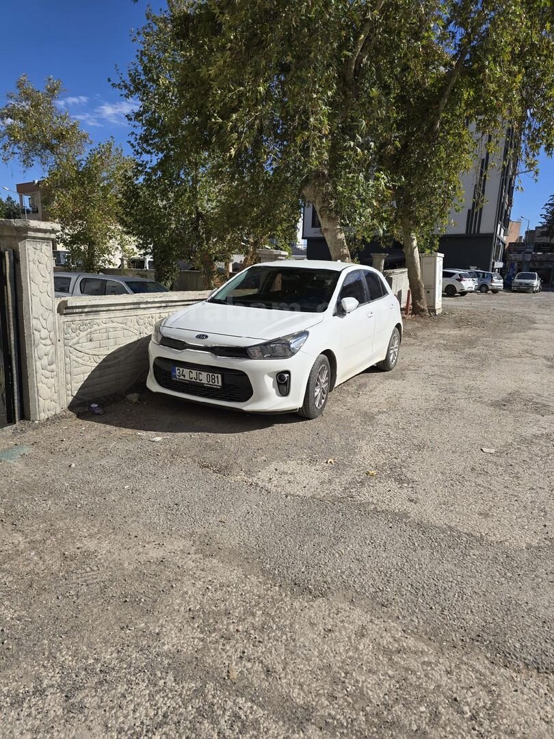 Sahibinden Kia Rio 1.25 CVVT Concept 2017 Model Adıyaman 86.000 km Beyaz 1