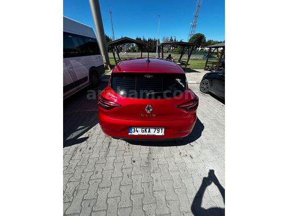 Sahibinden Renault Clio 1.0 SCe Joy 2023 Model 