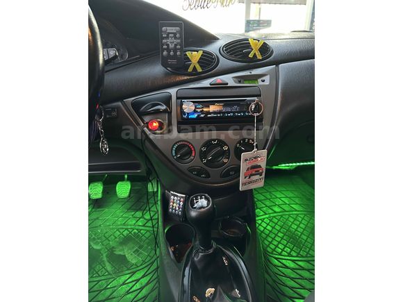  Ford Focus 1.6 Comfort 2004 Model 