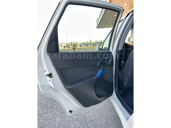  Ford Focus 1.6 Comfort 2004 Model 