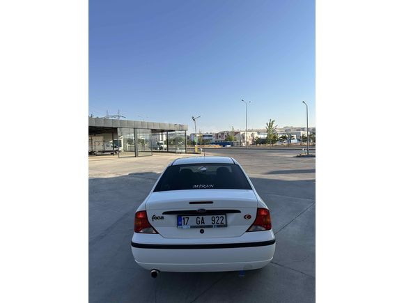 Ford Focus 1.6 Comfort 2004 Model 