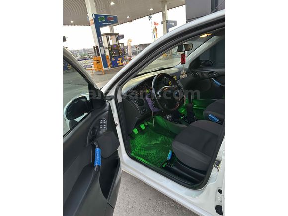  Ford Focus 1.6 Comfort 2004 Model 
