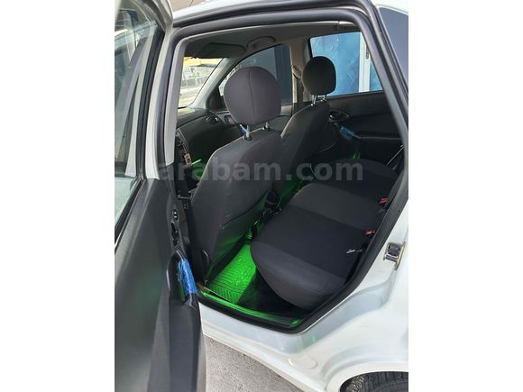  Ford Focus 1.6 Comfort 2004 Model 