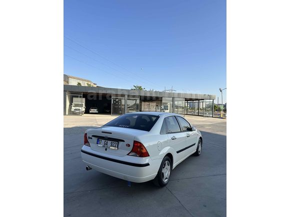  Ford Focus 1.6 Comfort 2004 Model 