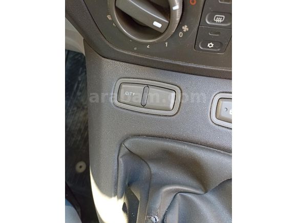 Sahibinden Fiat Idea 1.4 Dynamic Plus 2005 Model  285.000 km Füme