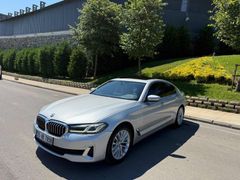 2021 MODEL 88 BİNDE 520İ LUXURY LİNE TRAMERSİZ ÖZEL RENK